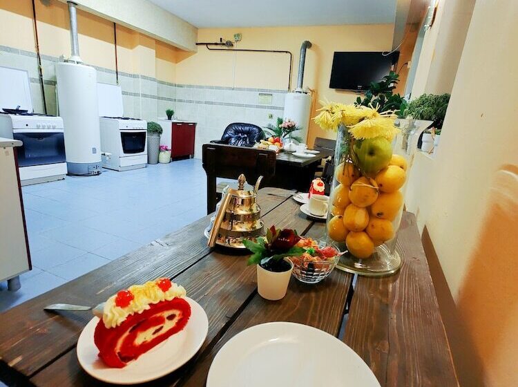 پانسیون Karavan