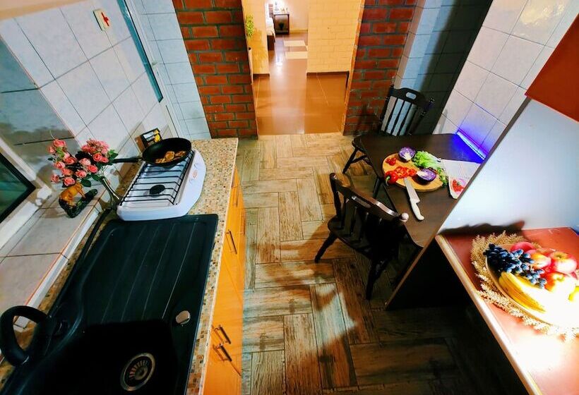 پانسیون Karavan