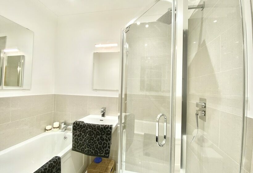 بنسيون Lotties Lott