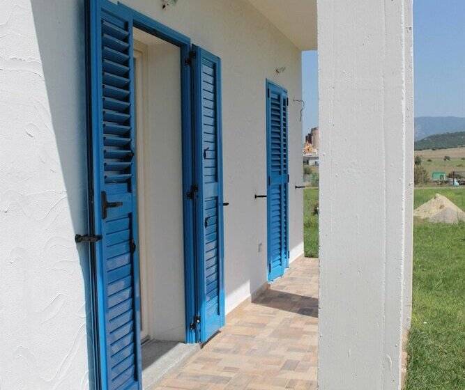 Пансион Room In Guest Room   S Olivariu Village Affittacamere   King Room With Roll In Shower