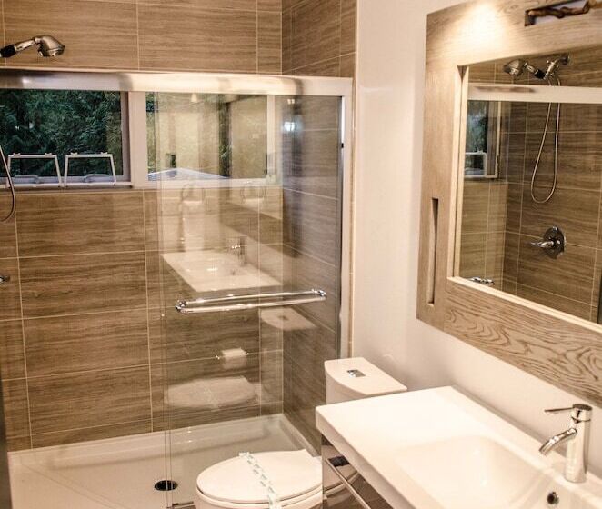 Silver Lake 83   Spectacular Dream Home Overlooking Silver Lake