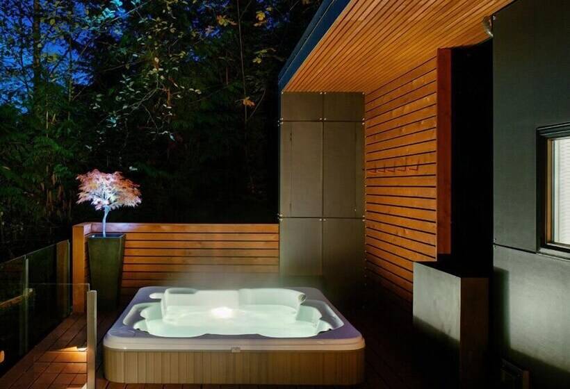 Silver Lake 83   Spectacular Dream Home Overlooking Silver Lake