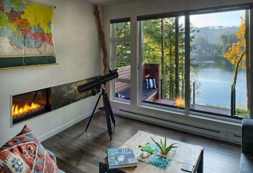 Silver Lake 83   Spectacular Dream Home Overlooking Silver Lake