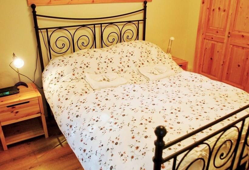 Snowline Cabin #34   Great English Tudor Style Home With Hot Tub! Now With Wifi!