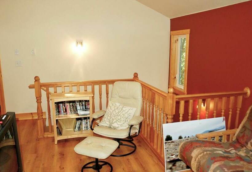 Snowline Cabin #34   Great English Tudor Style Home With Hot Tub! Now With Wifi!