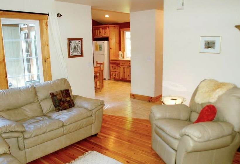 Snowline Cabin #34   Great English Tudor Style Home With Hot Tub! Now With Wifi!