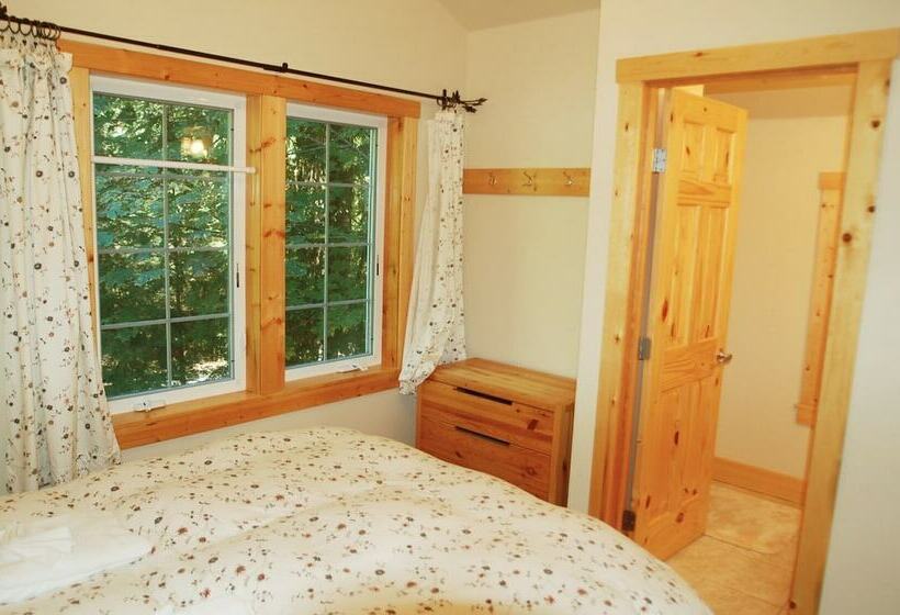 Snowline Cabin 34   Great English Tudor Style Home With Hot Tub Now With Wifi