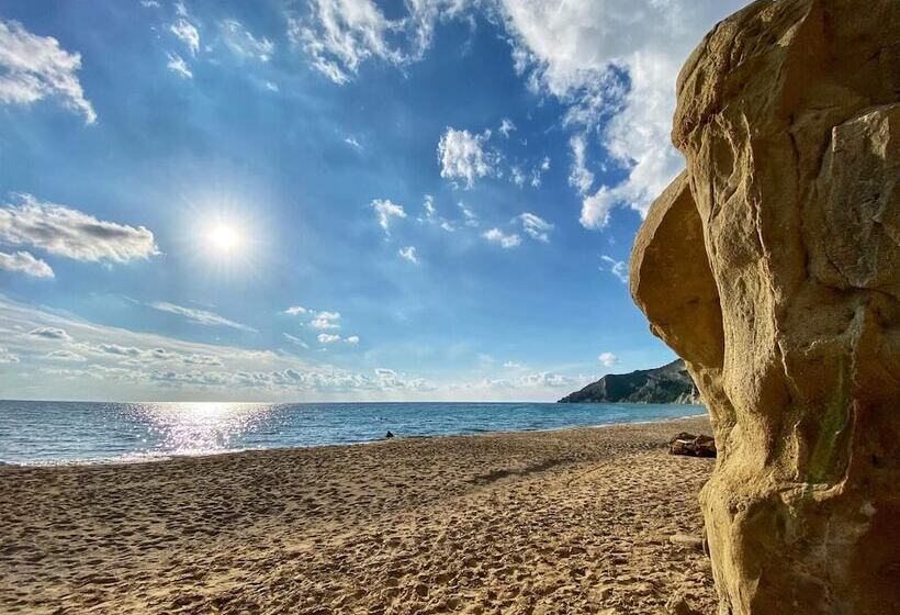 Anemomylos Lefkimmi Luxus Suites Boutique Hotel & Pool