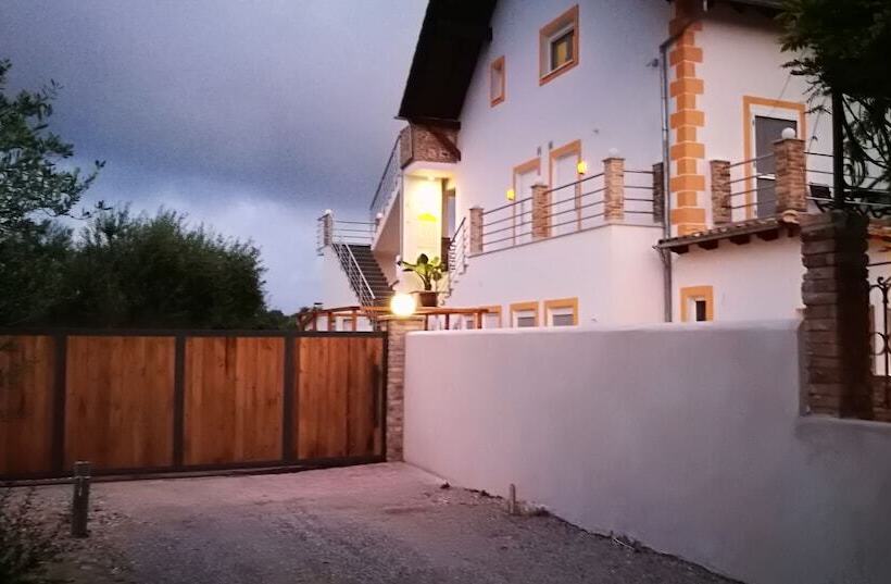 Anemomylos Lefkimmi Luxus Suites Boutique Hotel & Pool