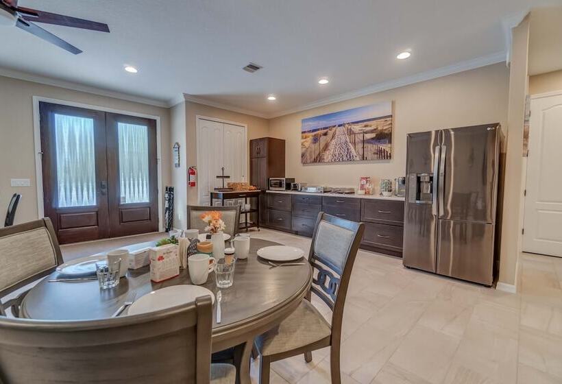 مبيت وإفطار Suite Dreams Guesthouse Aka Care Takeover Home