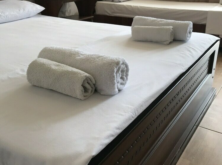 تختخواب و صبحانه Meridian