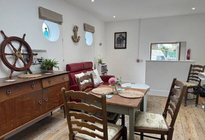 צימר The Pilot Boat Inn