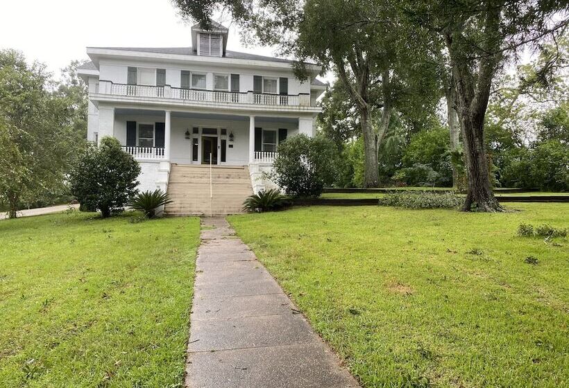 مبيت وإفطار The King S Daughters B And B On The Bluff Overlooking The Mighty Mississippi