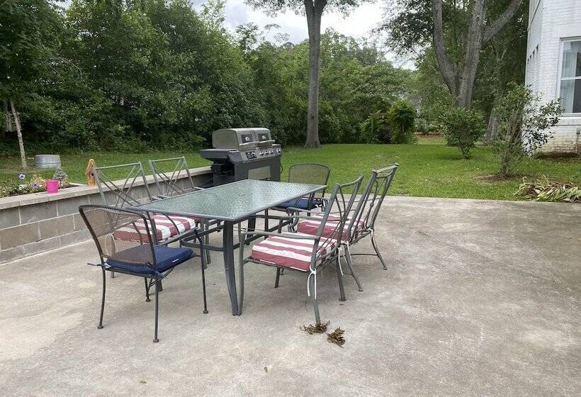 مبيت وإفطار The King S Daughters B And B On The Bluff Overlooking The Mighty Mississippi