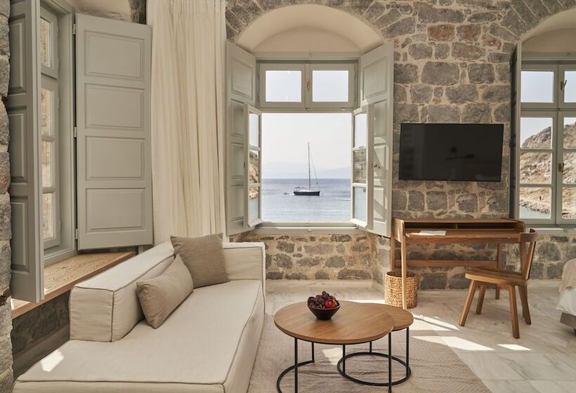 ホテル Mandraki Beach Resort   Adults Only