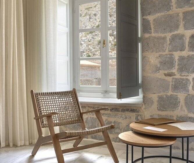 ホテル Mandraki Beach Resort   Adults Only