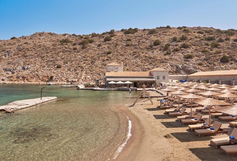 ホテル Mandraki Beach Resort   Adults Only