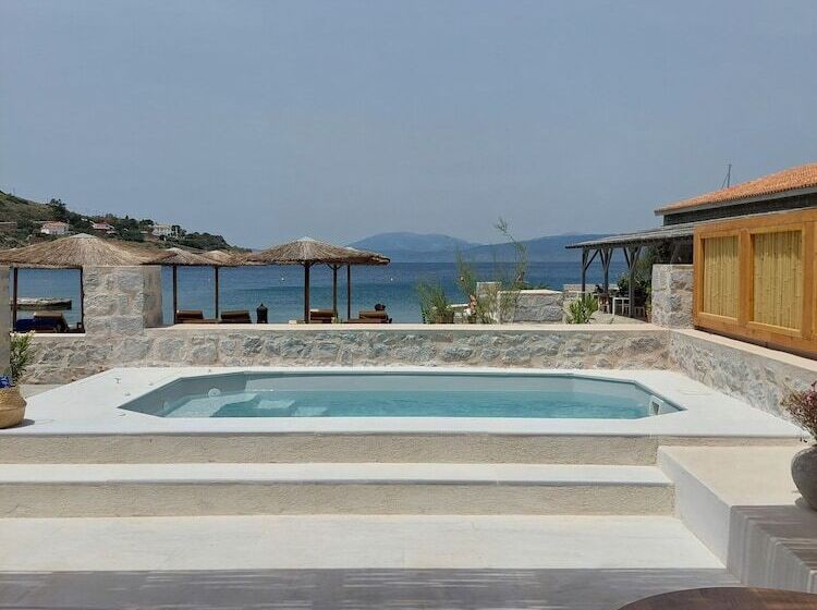 ホテル Mandraki Beach Resort   Adults Only