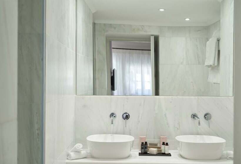 ホテル Mandraki Beach Resort   Adults Only