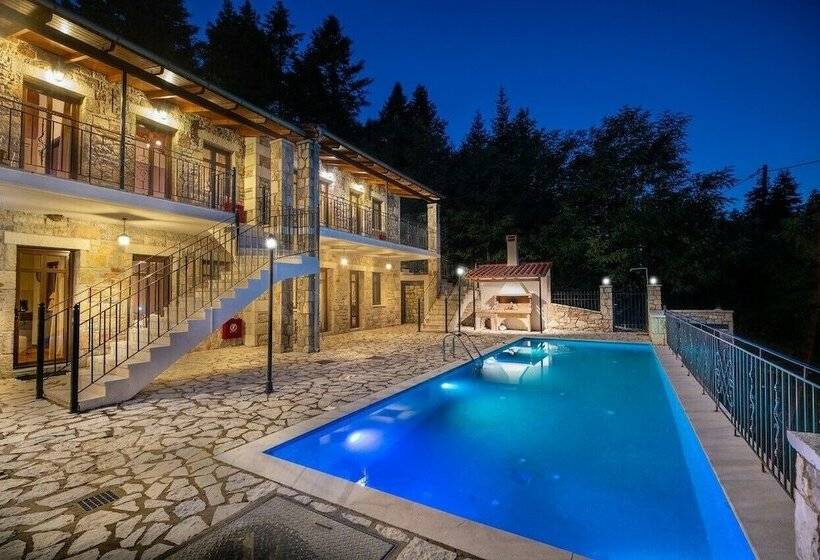 בית מלון כפרי Oreades Suites