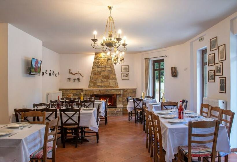 בית מלון כפרי Oreades Suites