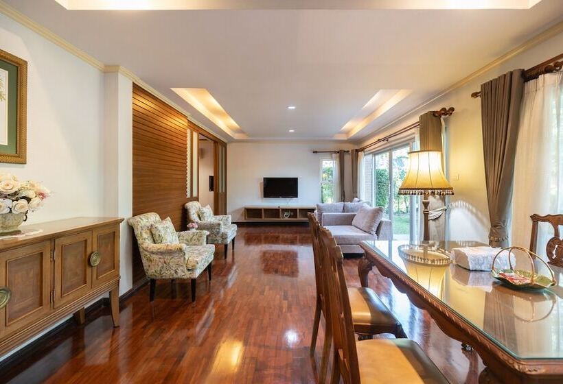 호텔 Thara Cholapruek Resort