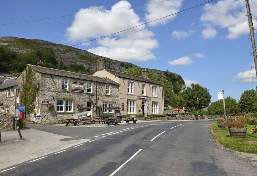 בית מלון כפרי The Tennants Arms