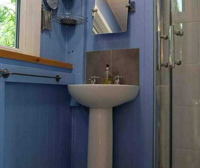 Lovely Hillside Cabin In The Heart Of The Cuckmere