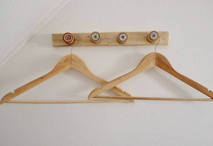 Lovely Hillside Cabin In The Heart Of The Cuckmere