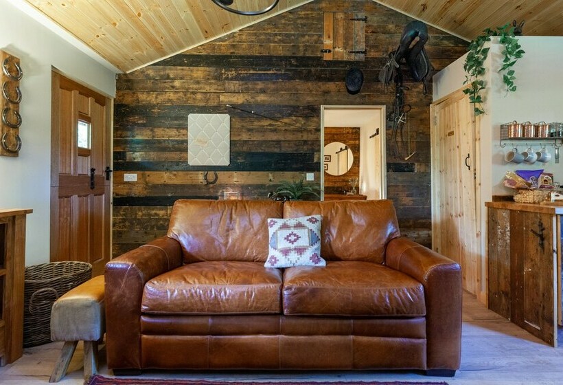 Luxury Cabin With Hot Tub