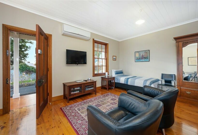 פנסיון Telegraph Station