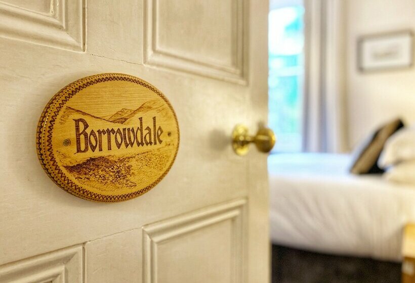 بنسيون Lakes End Guest House