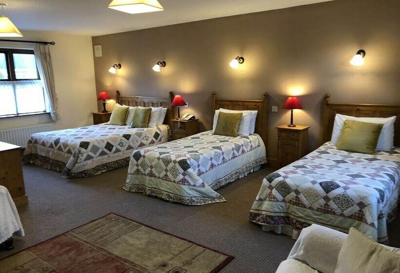 פנסיון The Courtyard Guesthouse B&b