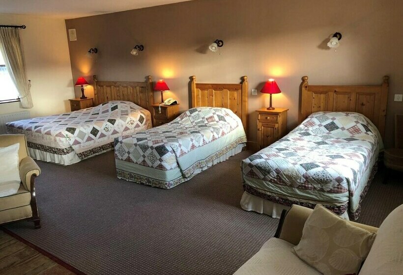 פנסיון The Courtyard Guesthouse B&b