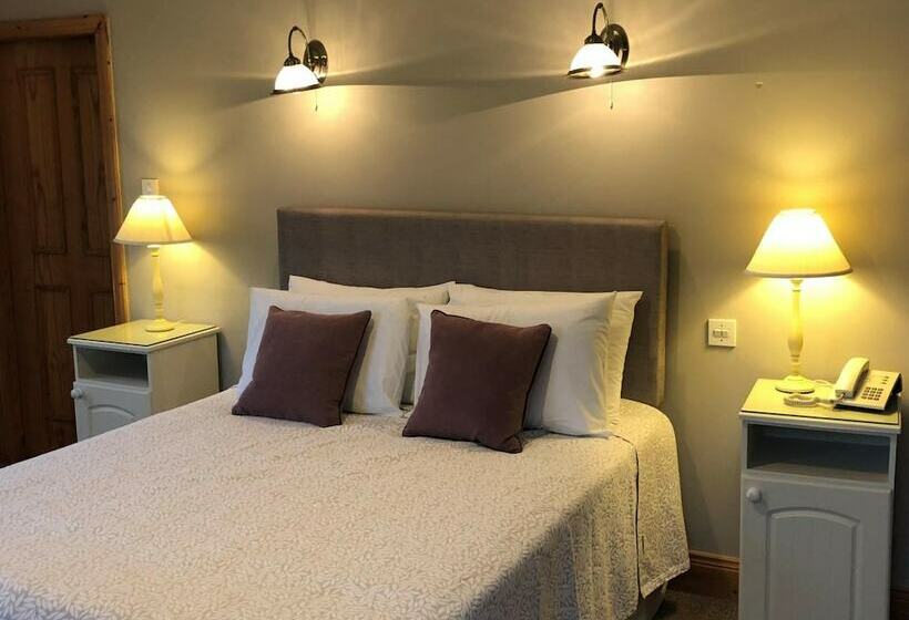 פנסיון The Courtyard Guesthouse B&b