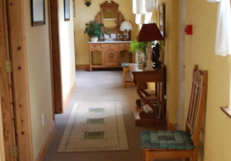 פנסיון The Courtyard Guesthouse B&b