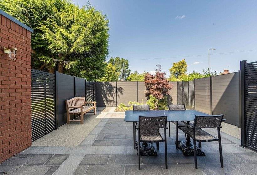 פנסיון The Fellows House Mews