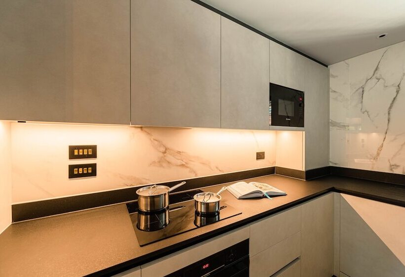 פנסיון The Fellows House Mews