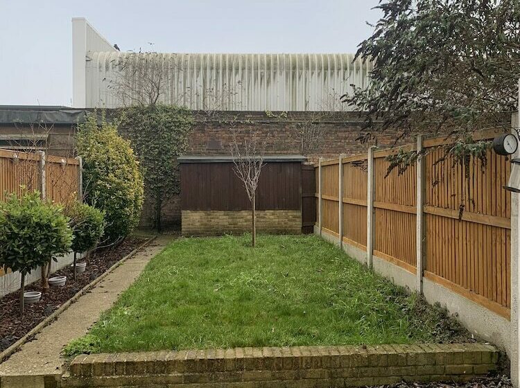 اقامتگاه 3br Sleeps7 Garden Parking