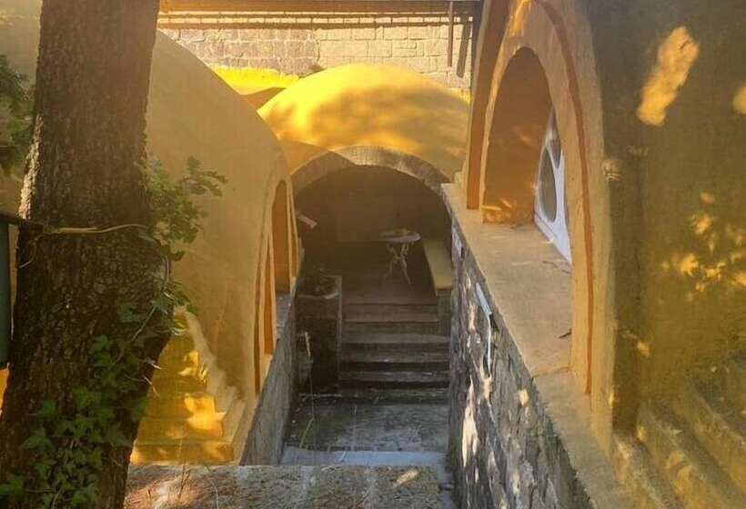 اقامتگاه Naples Countryside, One Of A Kind Dome Experience
