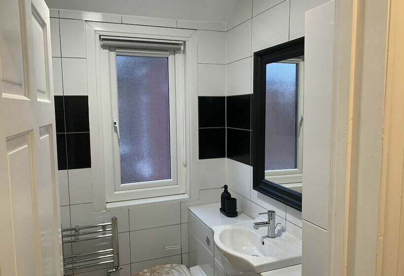 اقامتگاه 4br 10guests Parking Garden