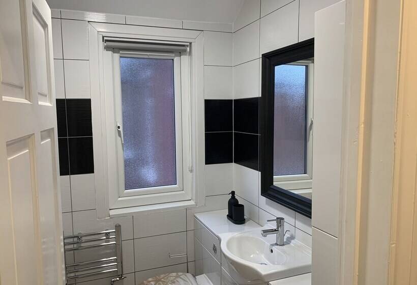 اقامتگاه 4br 10guests Parking Garden