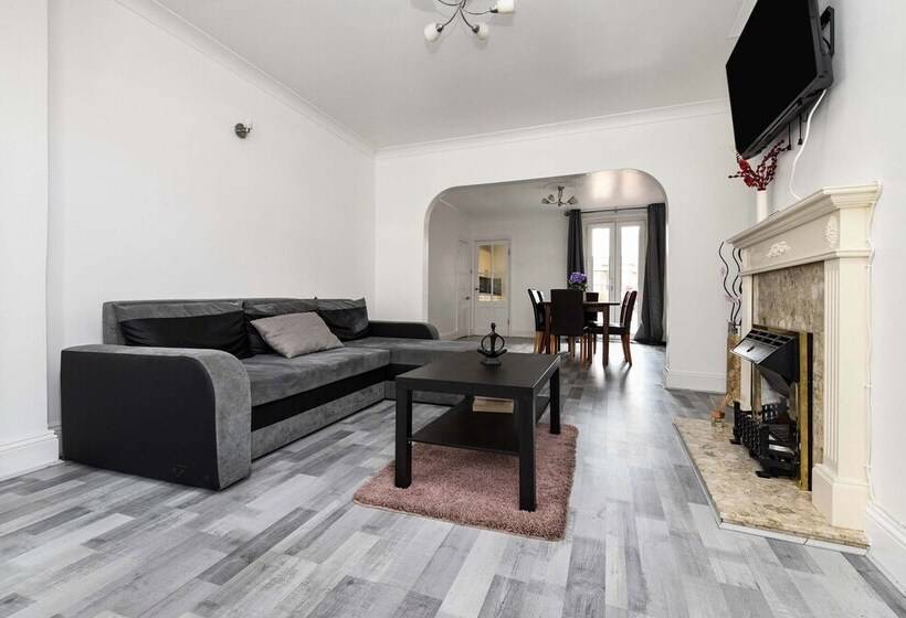 اقامتگاه 4br 10guests Parking Garden