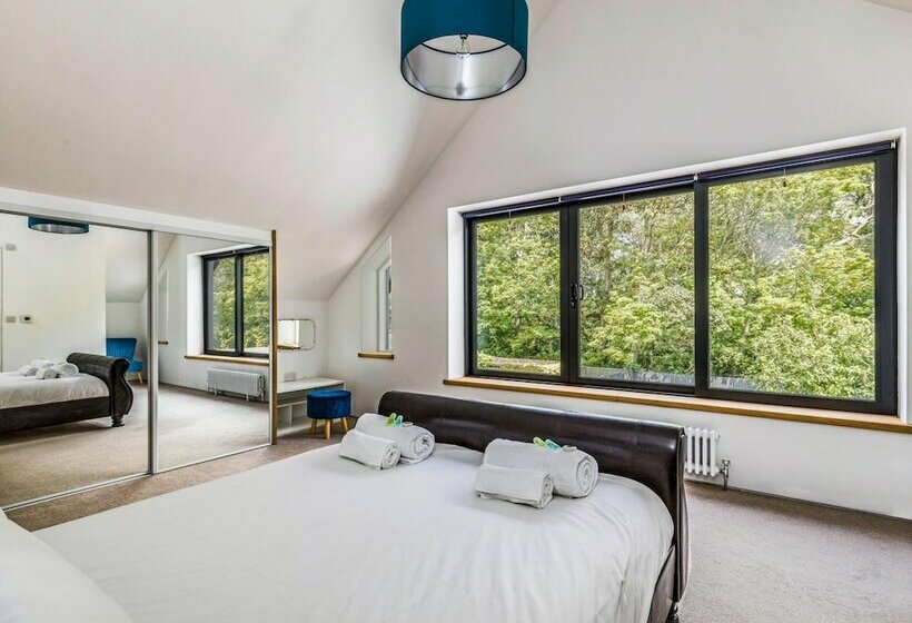 West Sussex Home By The Sea Great For Goodwood