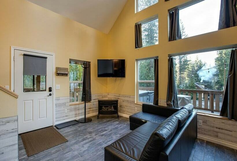 02gs   Wifi   D/w   W/d   Sleeps 8