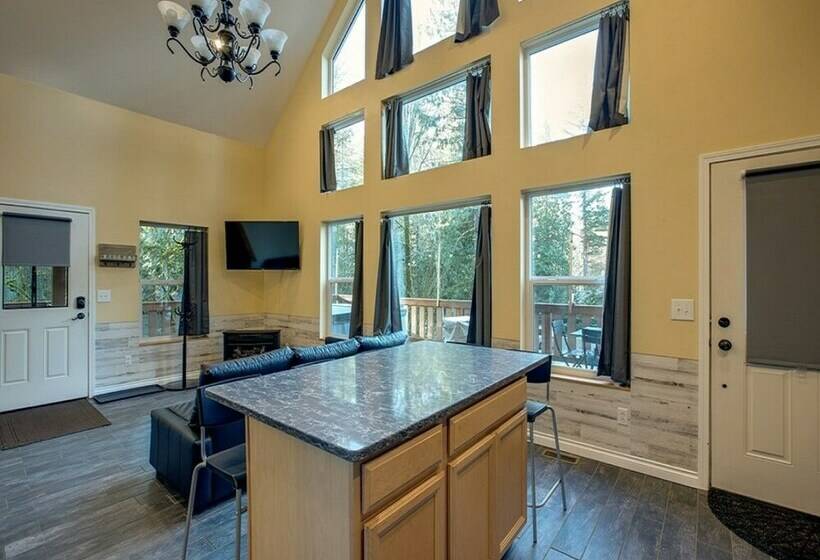 02gs   Wifi   D/w   W/d   Sleeps 8