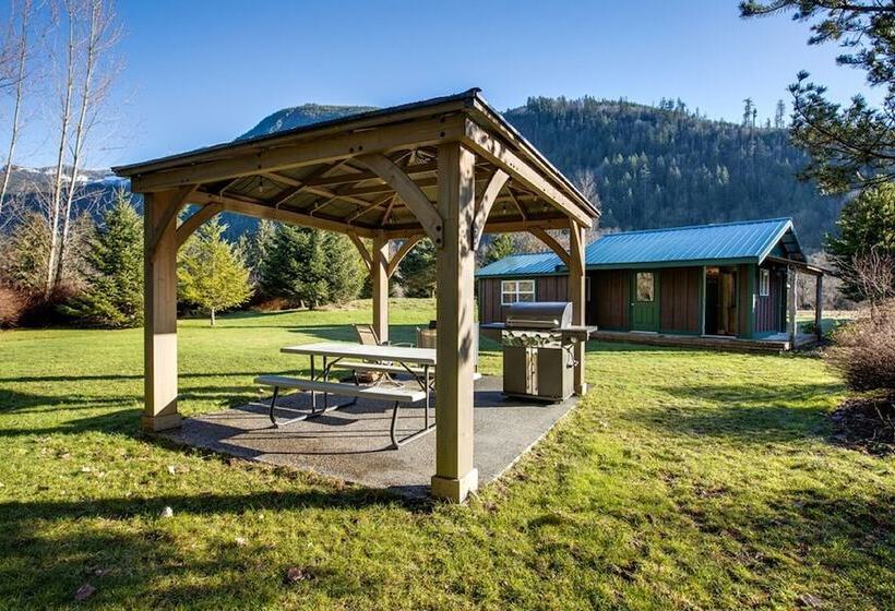 71mf  Rustic   Pets Ok   Sleeps 4