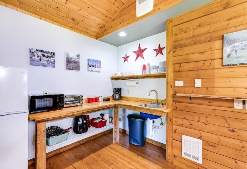 71mf  Rustic   Pets Ok   Sleeps 4