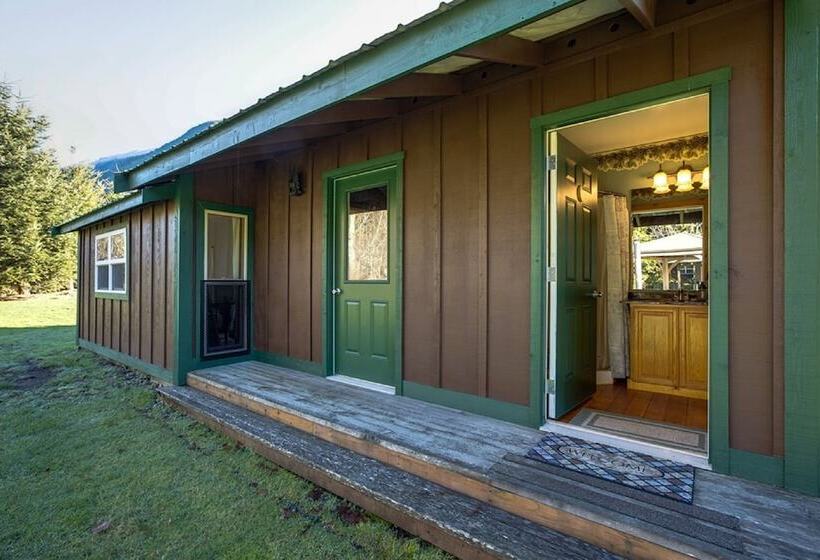 71mf  Rustic   Pets Ok   Sleeps 4