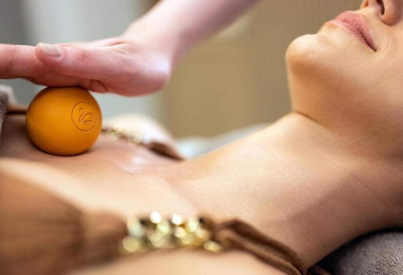 Ammoa Luxury Hotel & Spa Resort